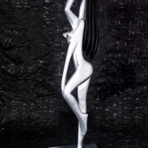 Peça Abstrata Prateada Feminina