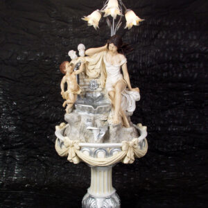 Candeeiro e Fonte com Menino