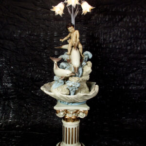 Candeeiro e Fonte com Golfinhos